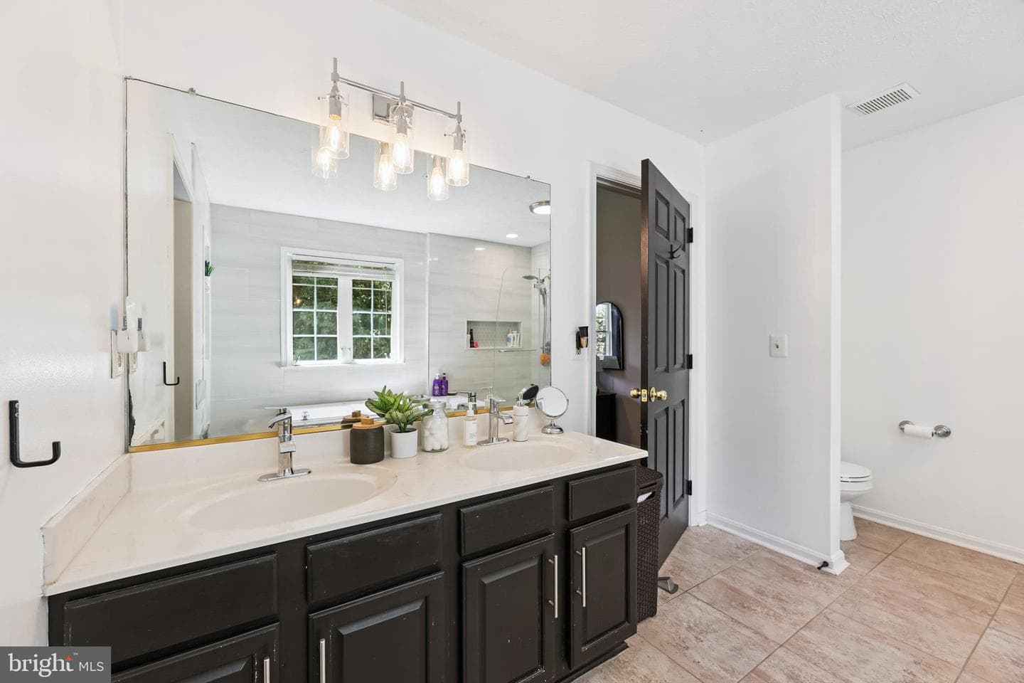2404 Berry Thicket Court photo 20