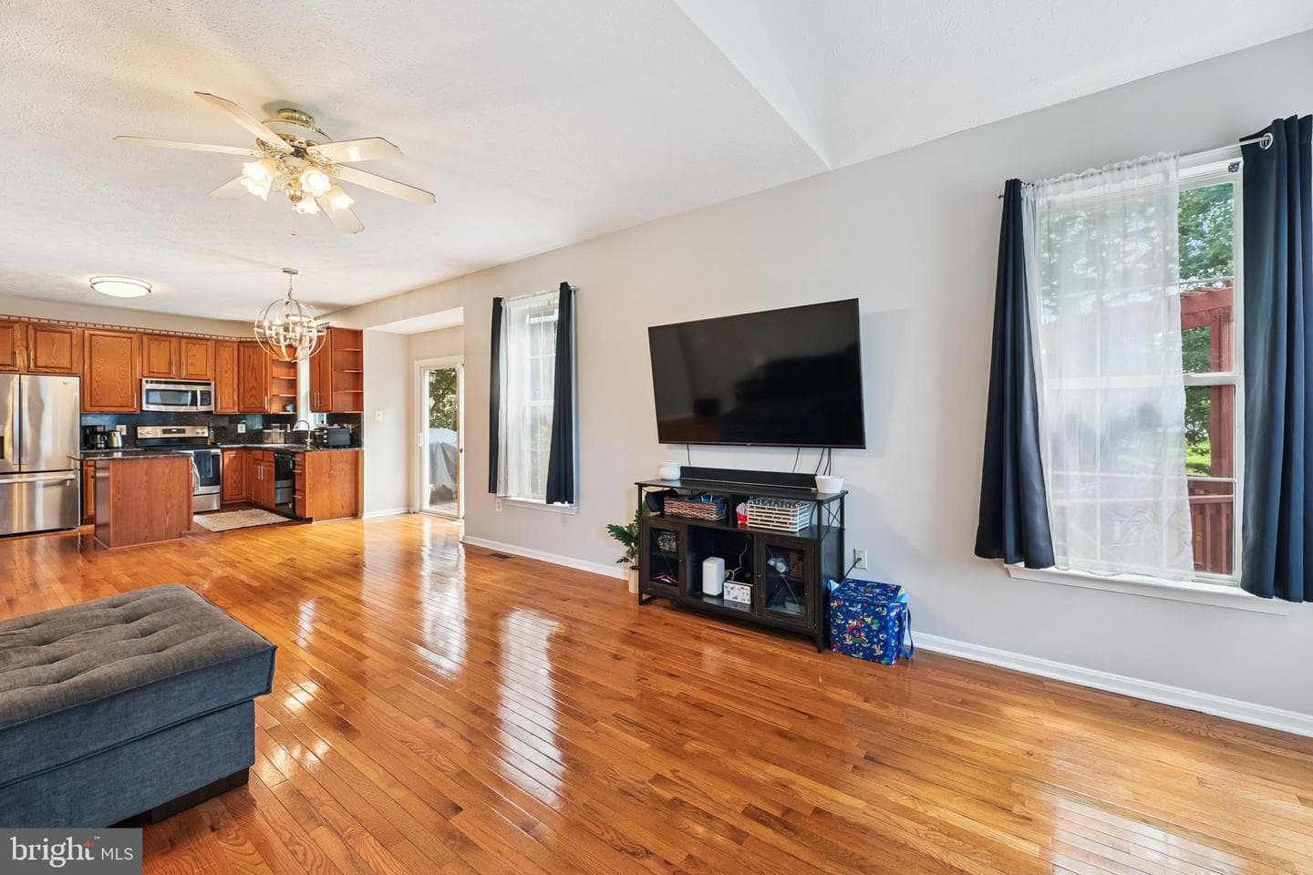 2404 Berry Thicket Court photo 8