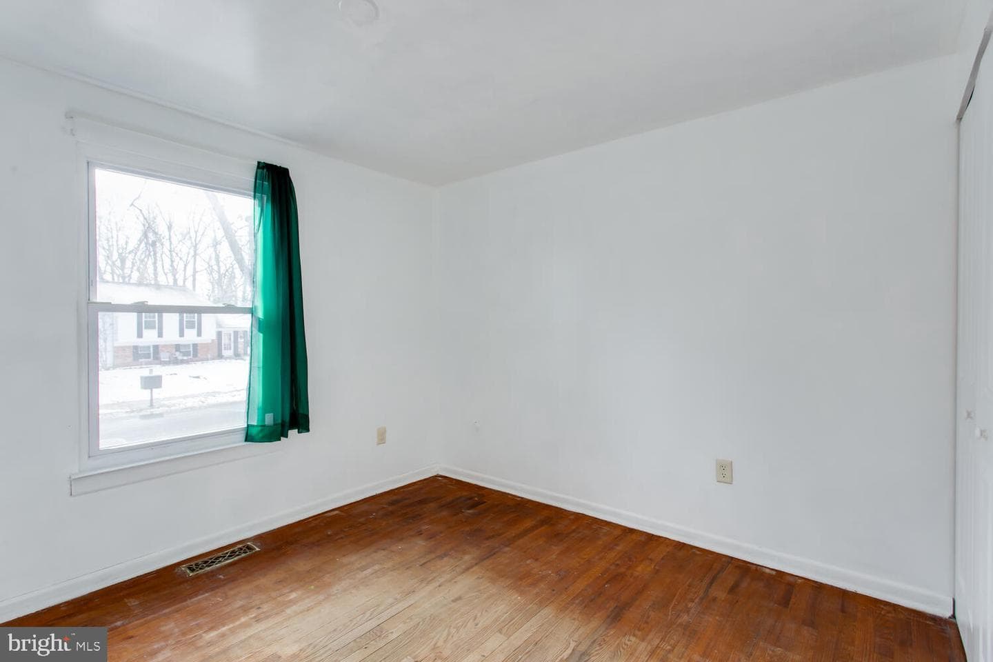 5213 Vaughan Court photo 34