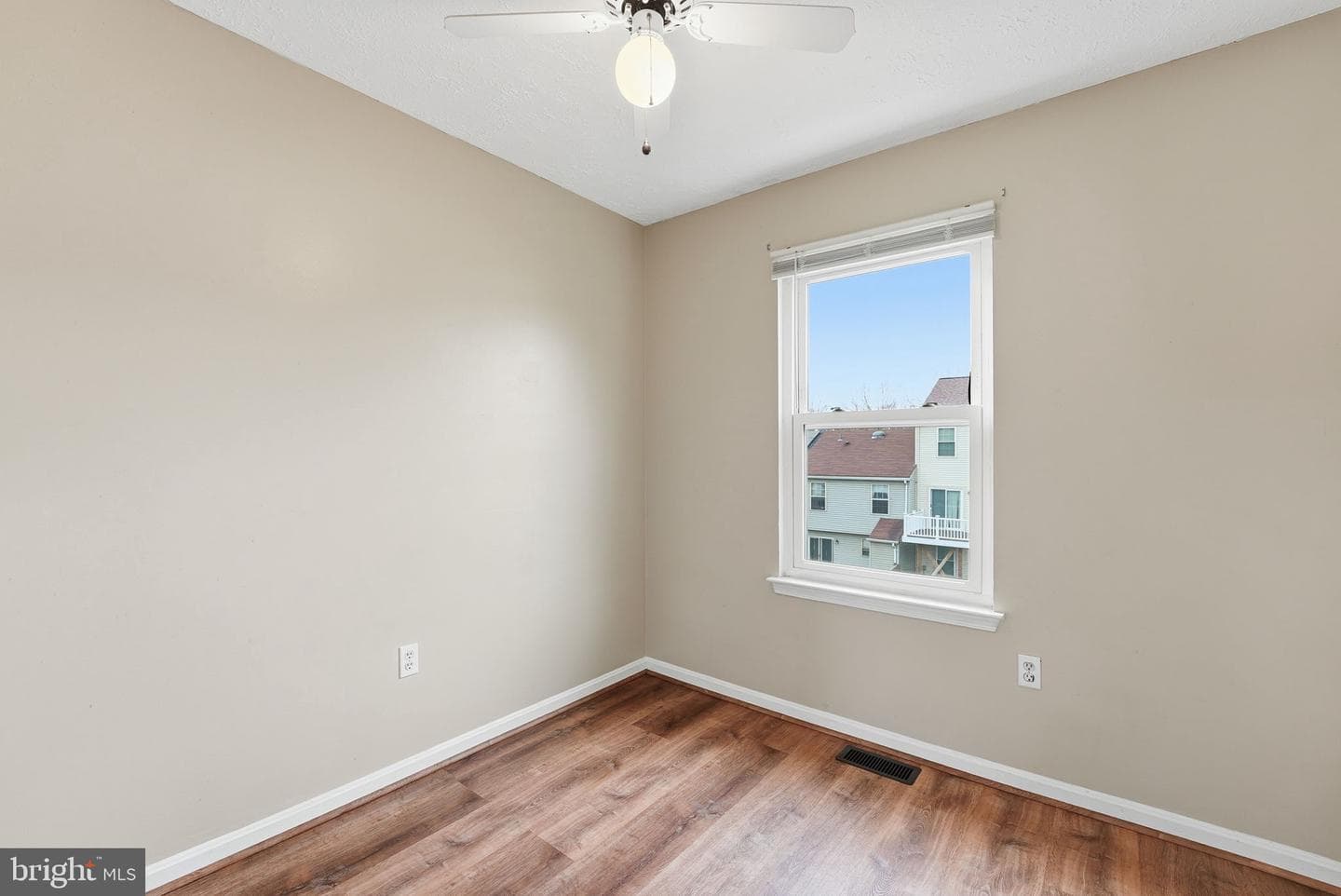 24 Oakside Lane photo 17