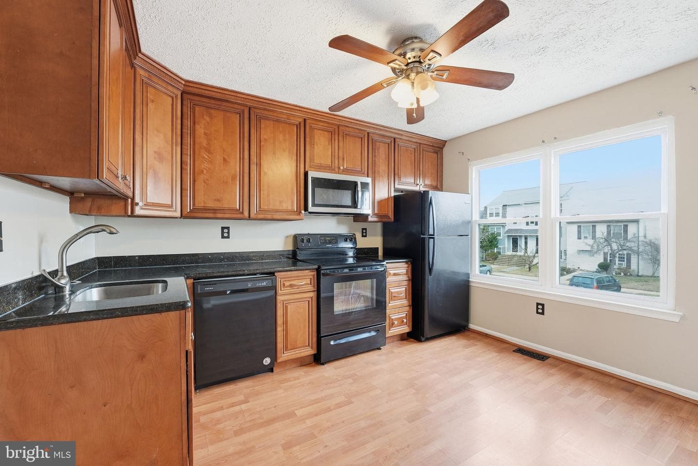 24 Oakside Lane photo 2