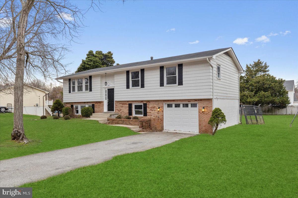9419 Fendall Lane photo 3