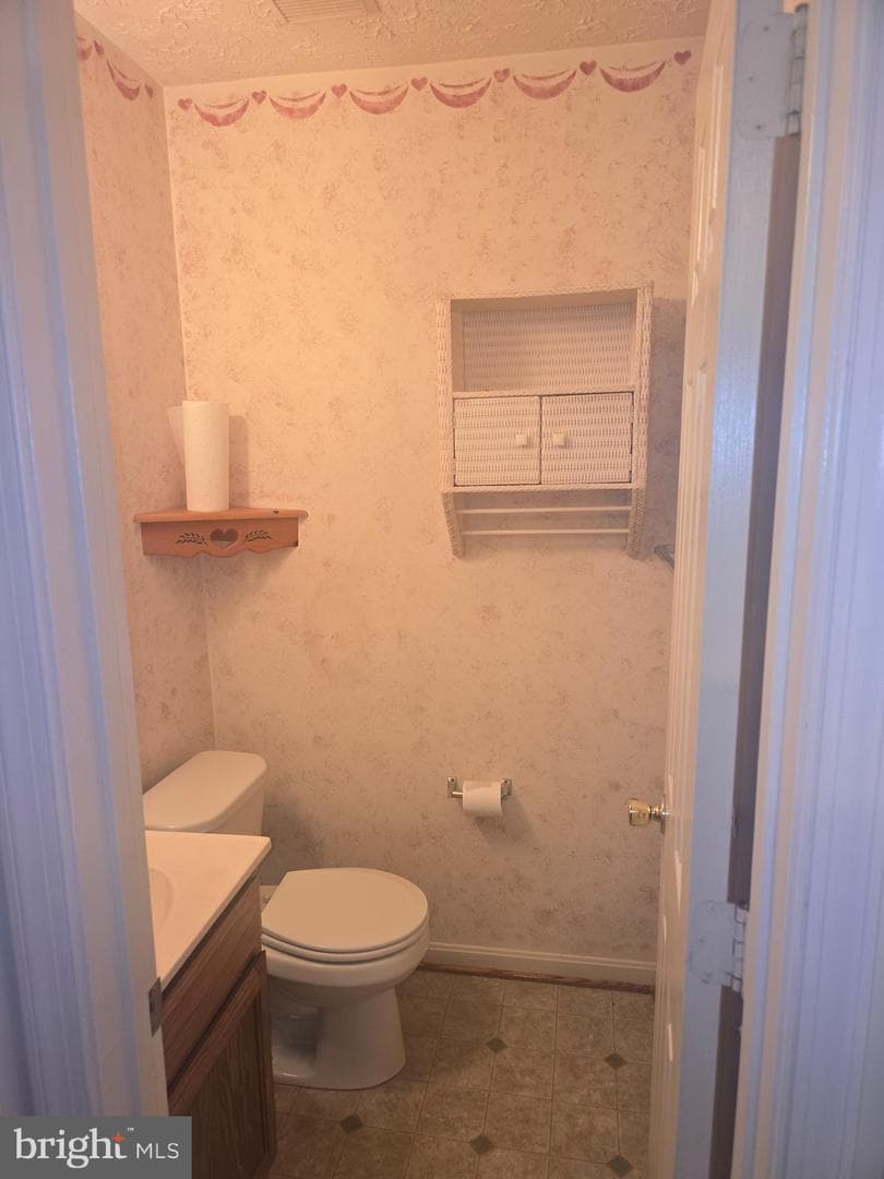 6290 Whistlers Place photo 13