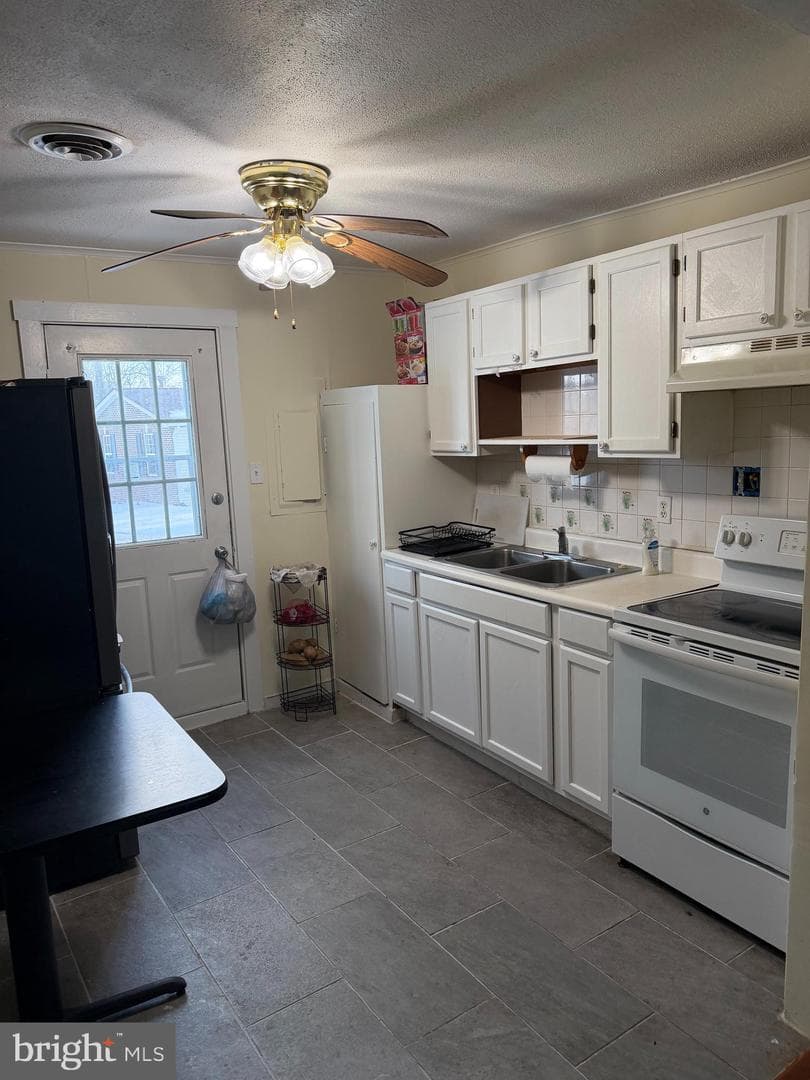 2555 Marshall Hall Road photo 16