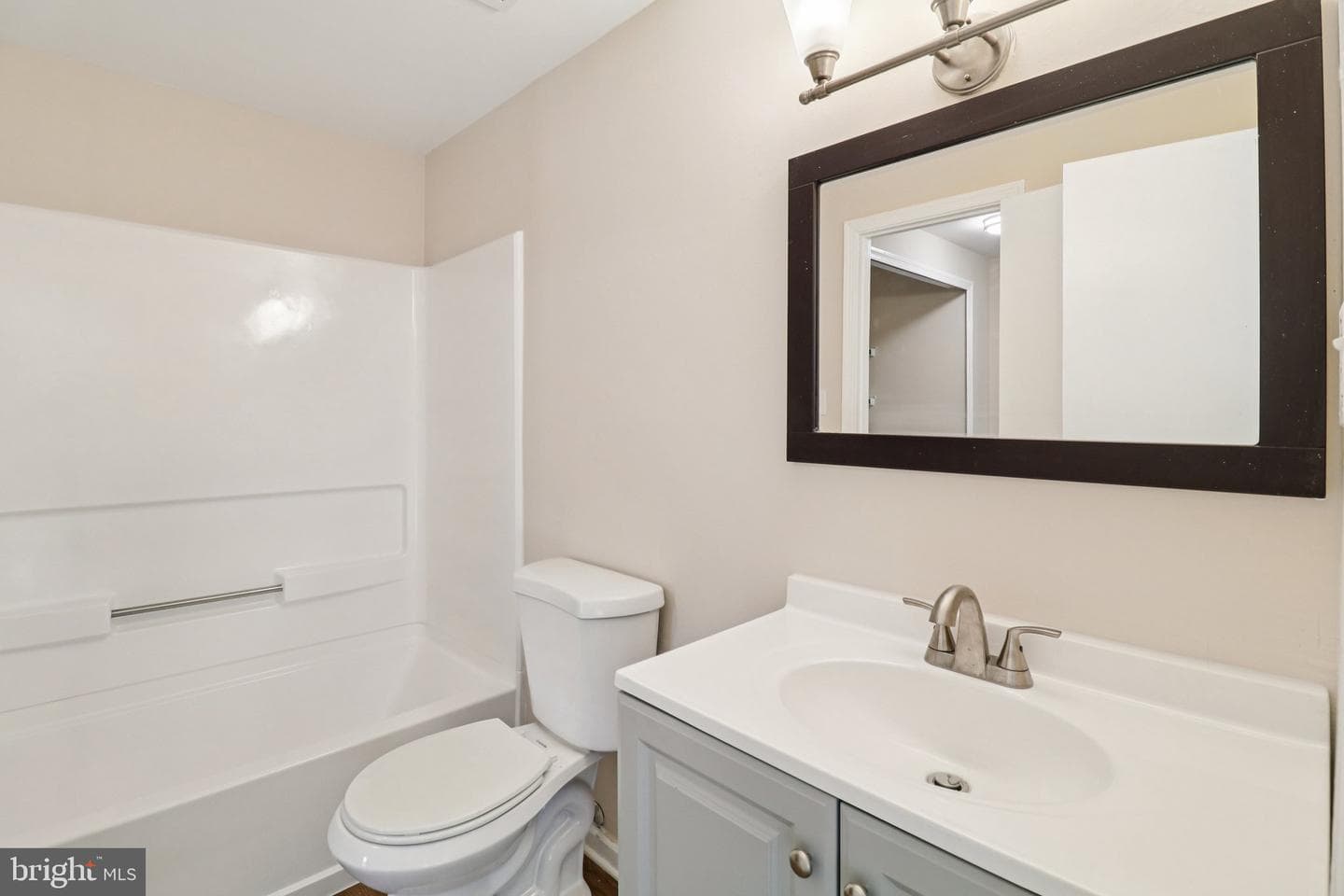 2575 Robinson Place photo 12