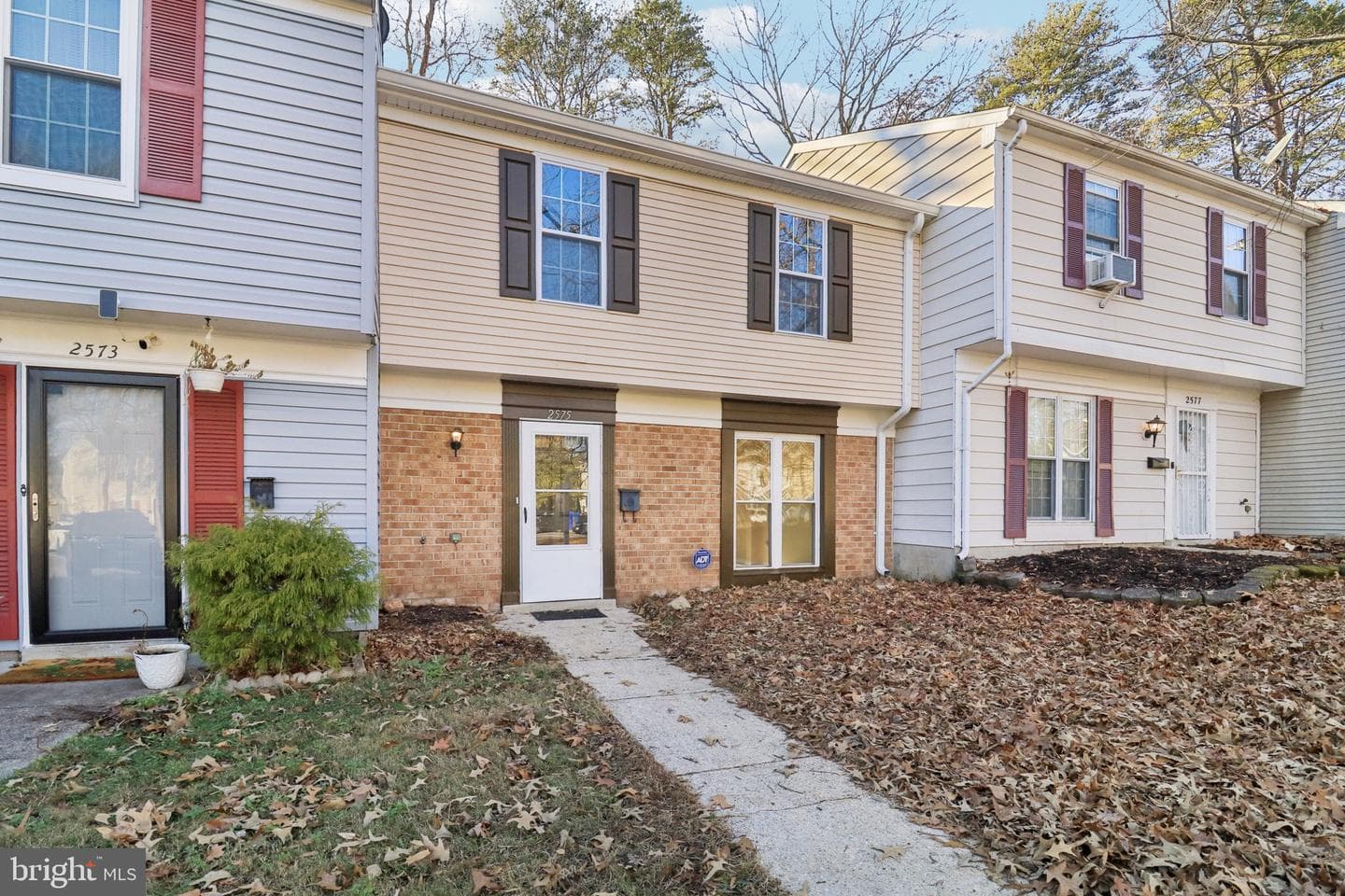 2575 Robinson Place photo 2