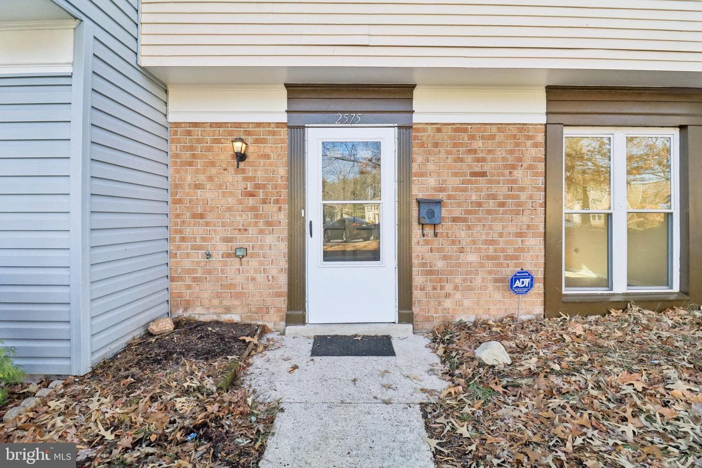2575 Robinson Place photo 3