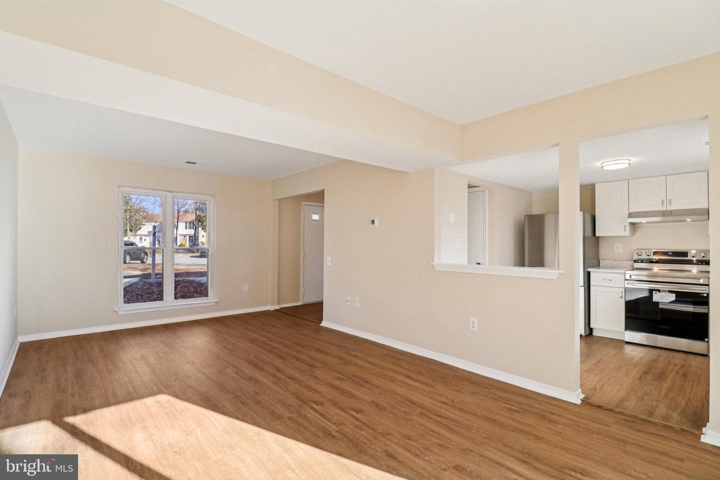 2575 Robinson Place photo 8