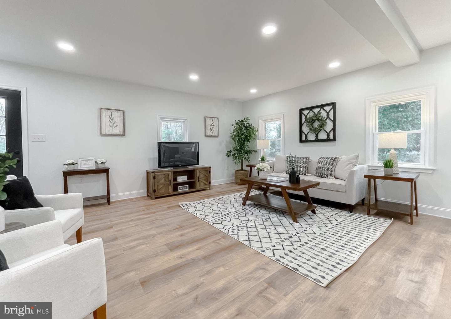 8285 Verne Place photo 10