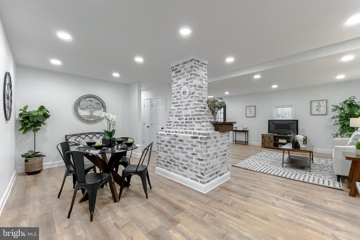 8285 Verne Place photo 5