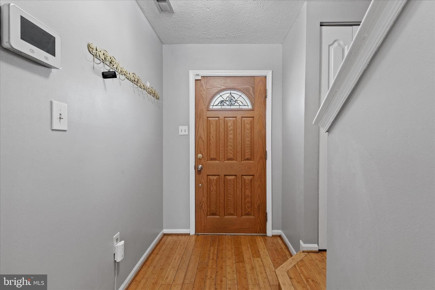 5709 Crecy Court photo 3