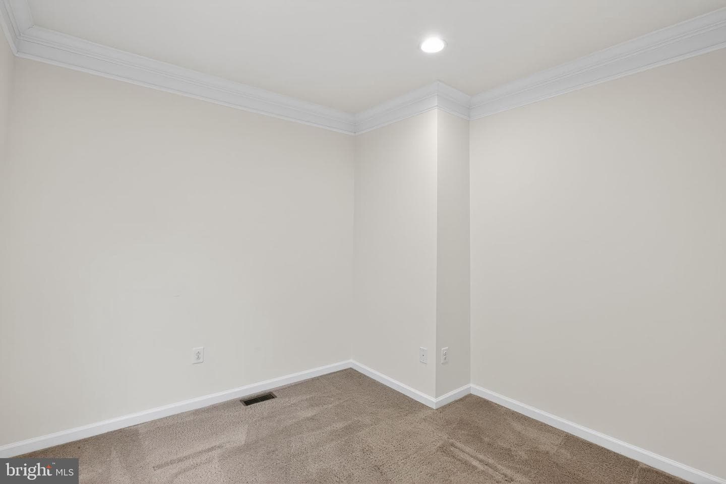 9273 Rock Lynn Circle photo 14