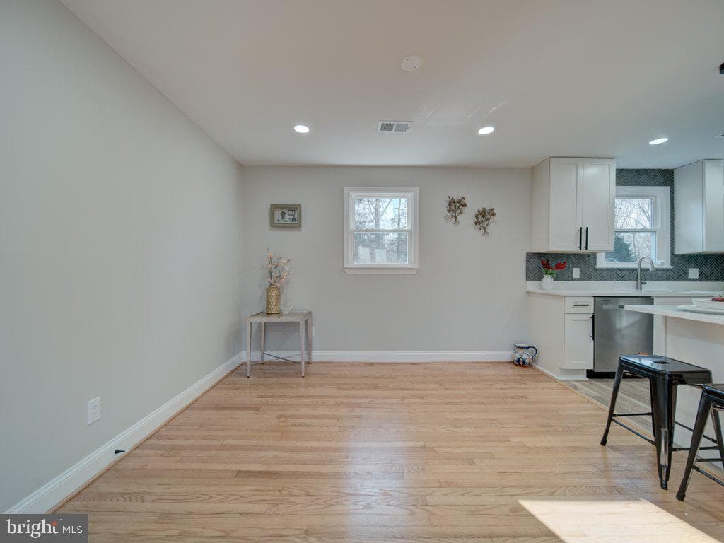 8305 Warren Drive photo 13