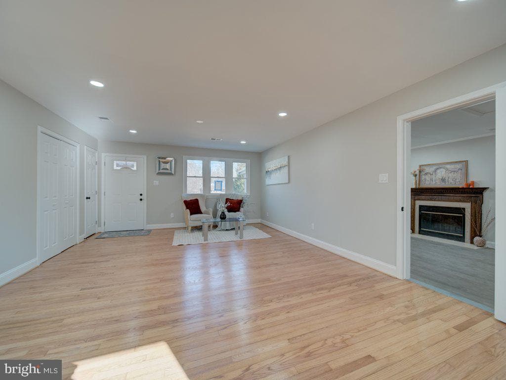 8305 Warren Drive photo 15