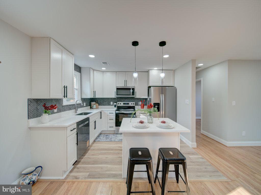 8305 Warren Drive photo 21