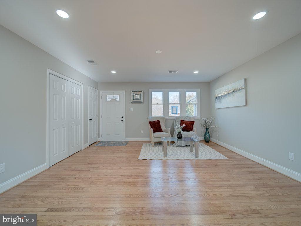 8305 Warren Drive photo 7