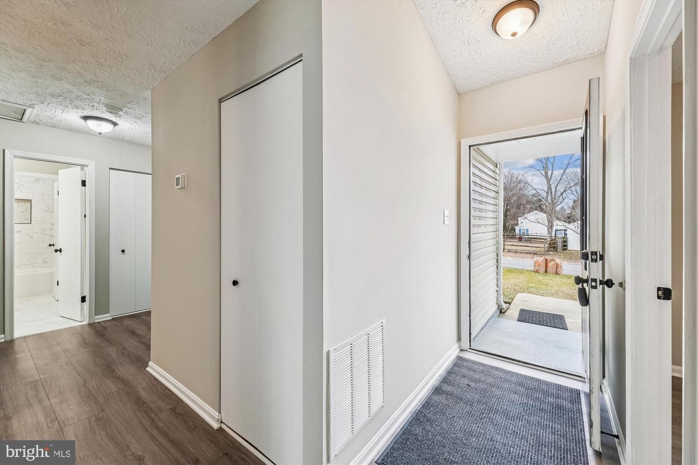 2293 Vine Hill Court photo 4