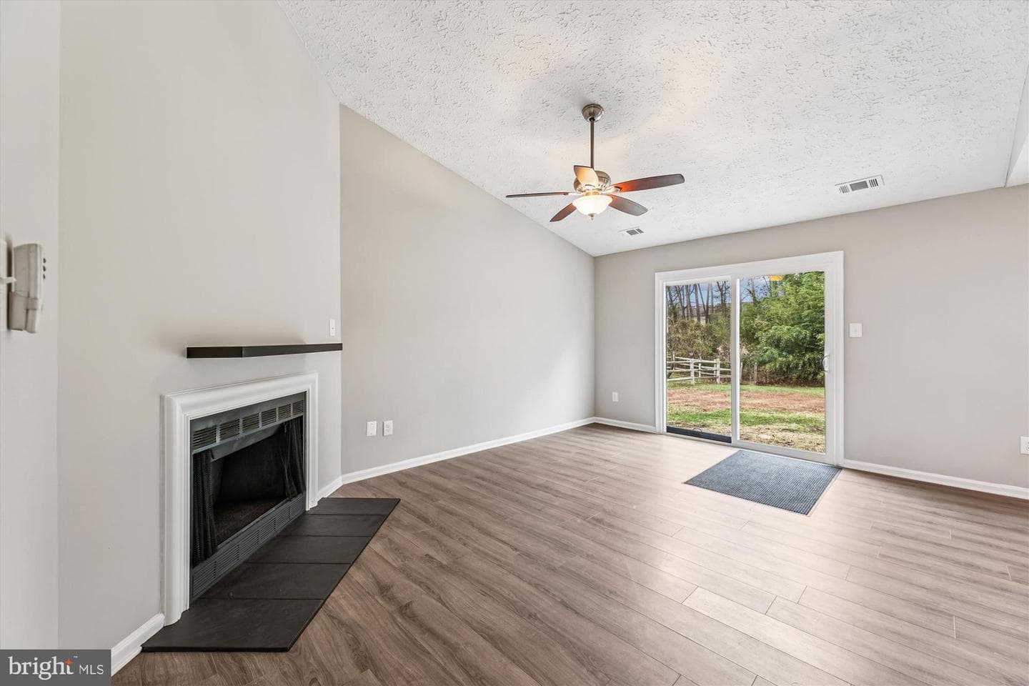2293 Vine Hill Court photo 6