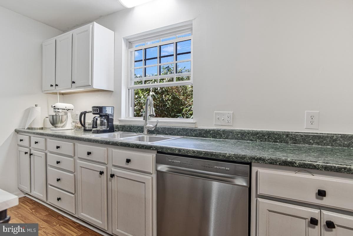 10702 Westwood Lane photo 9