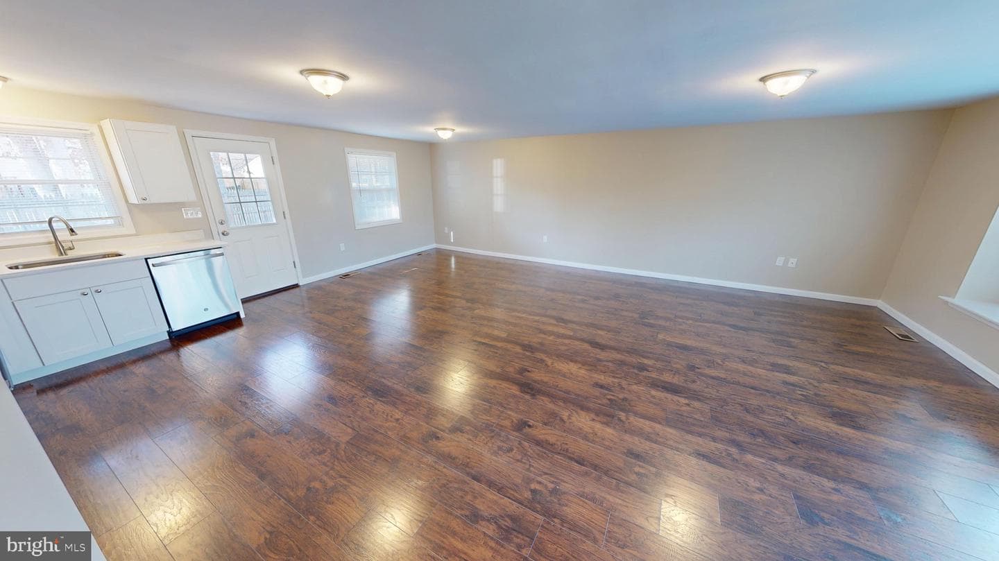 5014 Nicholas Road photo 13