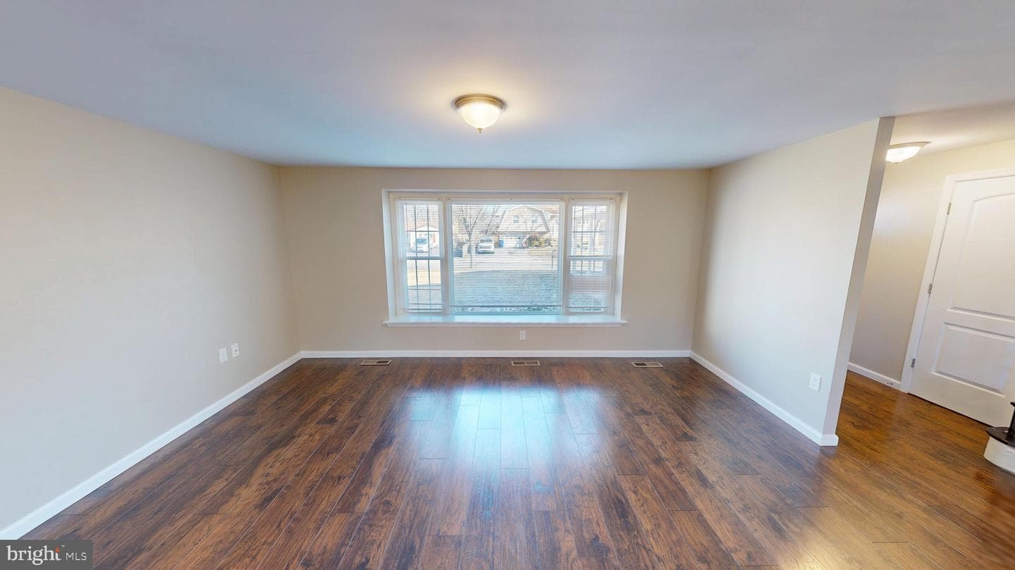 5014 Nicholas Road photo 14