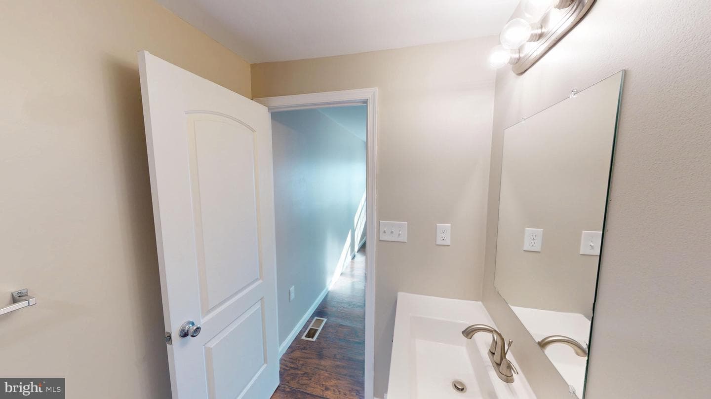 5014 Nicholas Road photo 67