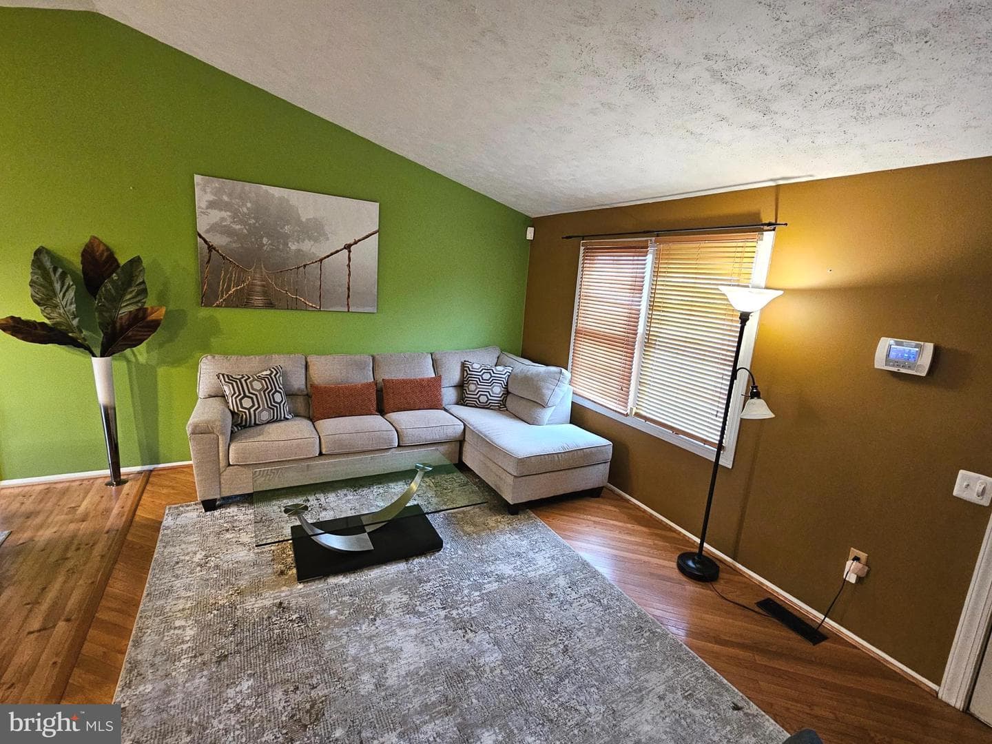 2017 Bainbridge Court photo 2