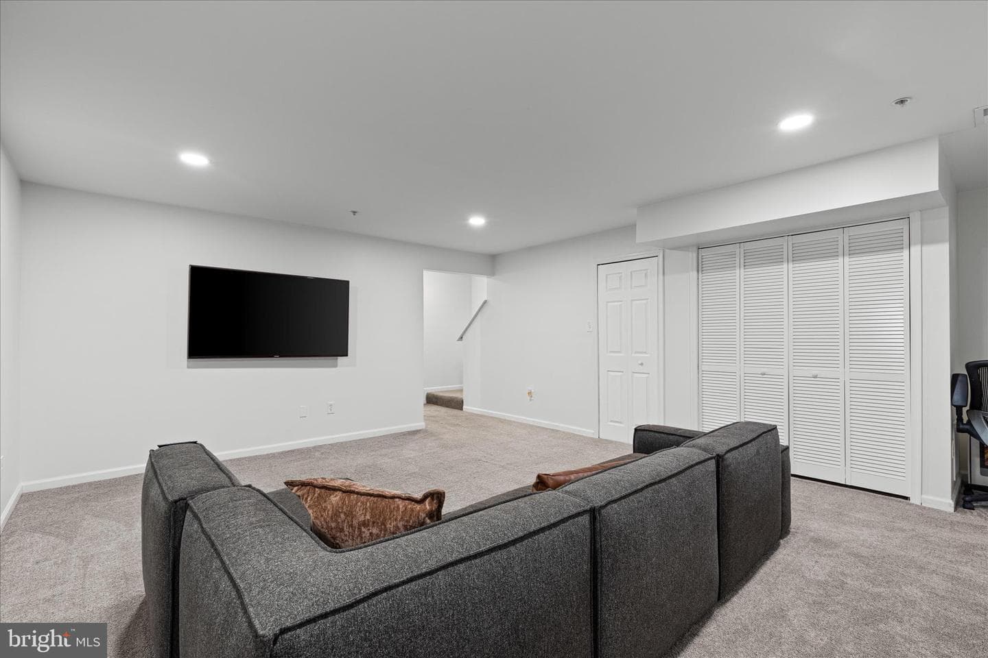 5855 Wolsey Court photo 27