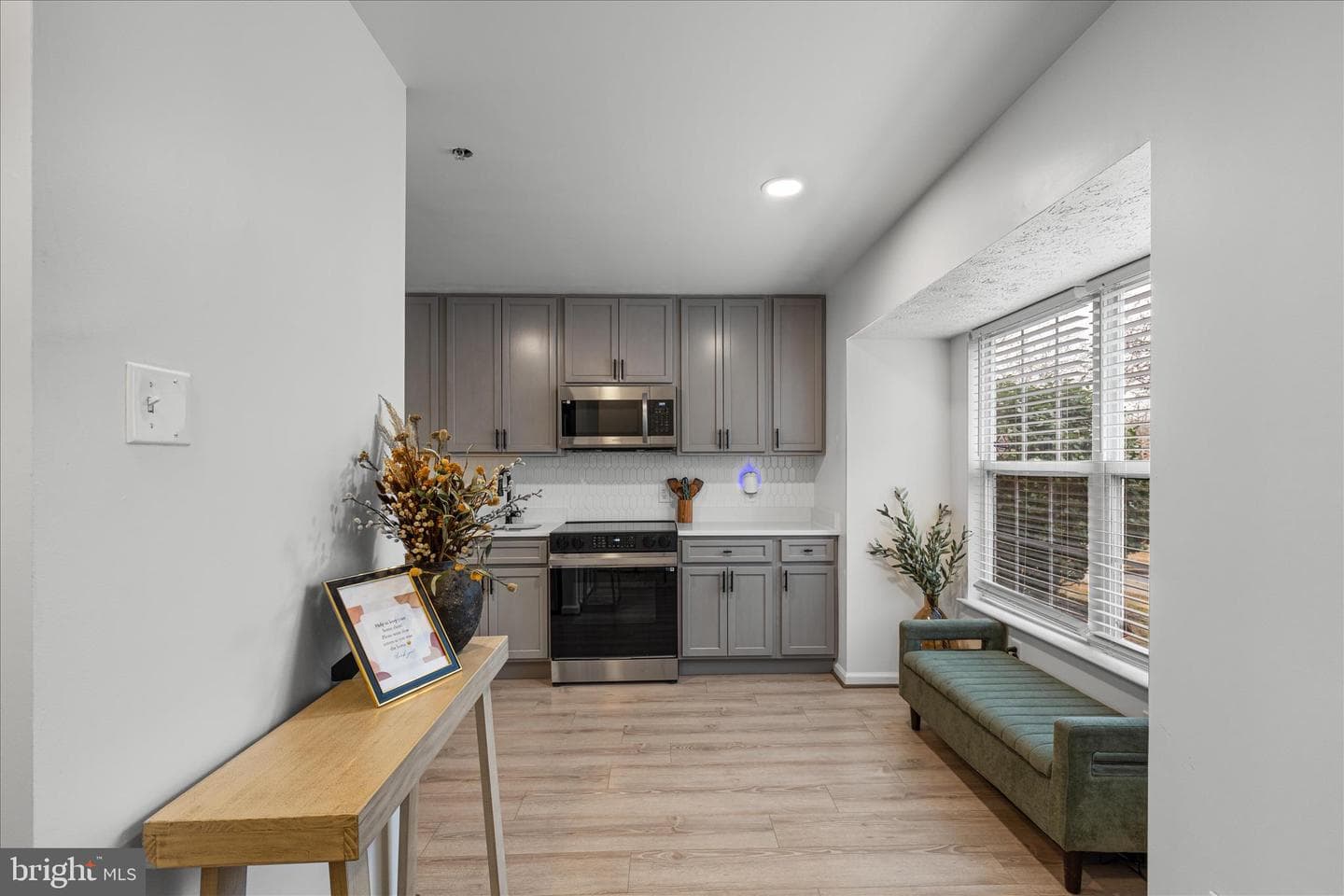 5855 Wolsey Court photo 4