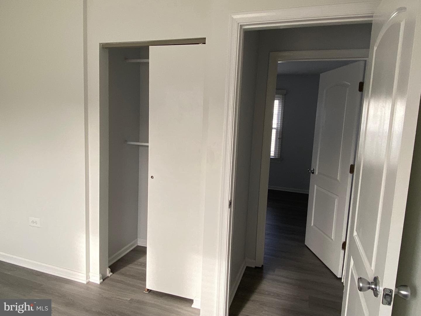 52 Circle Ave photo 12