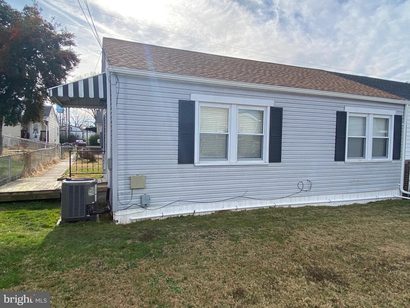 52 Circle Ave photo 4