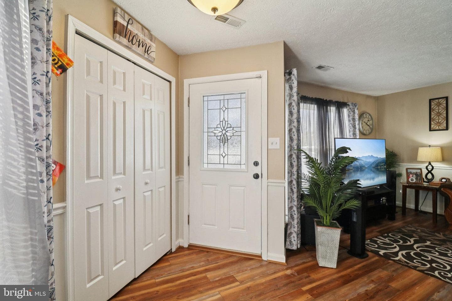 3319 Westdale Court photo 4