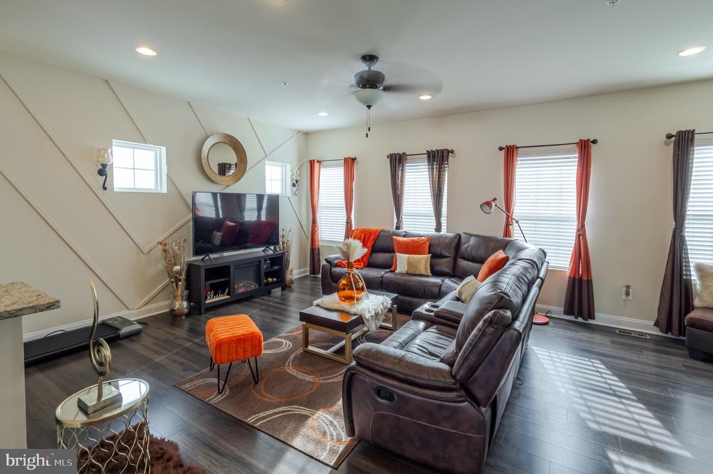 11391 Tolkien Avenue photo 17