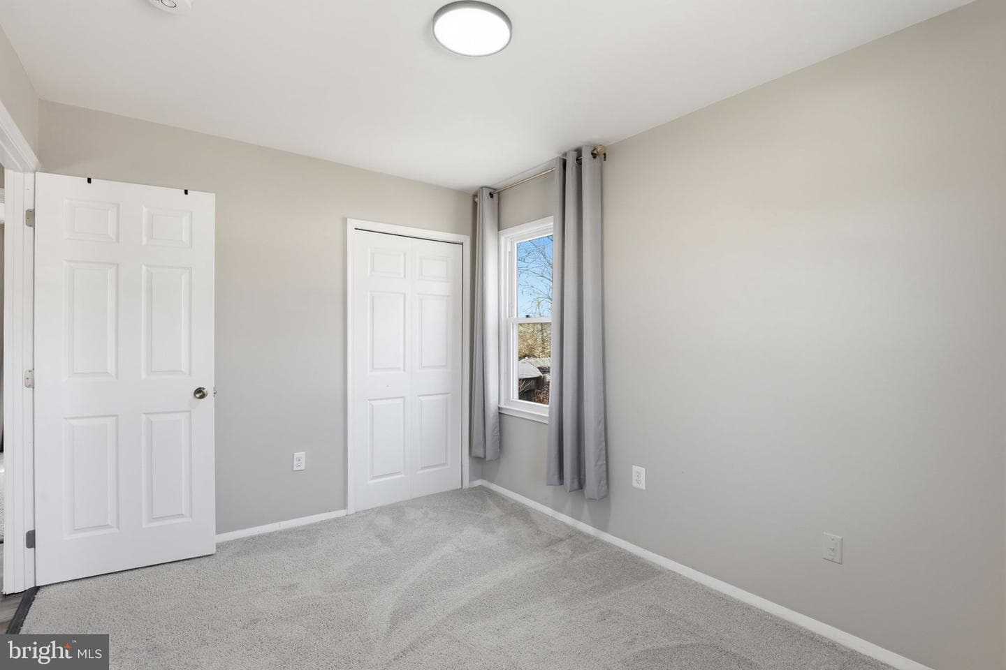 6 Stratford Court photo 11