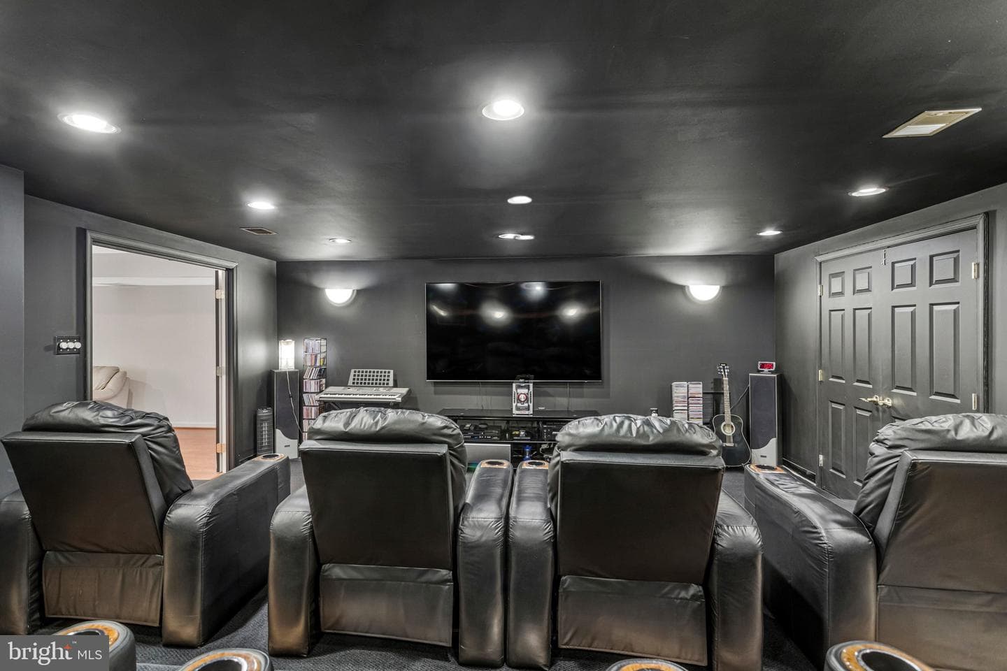 8215 Tiverton Drive photo 24