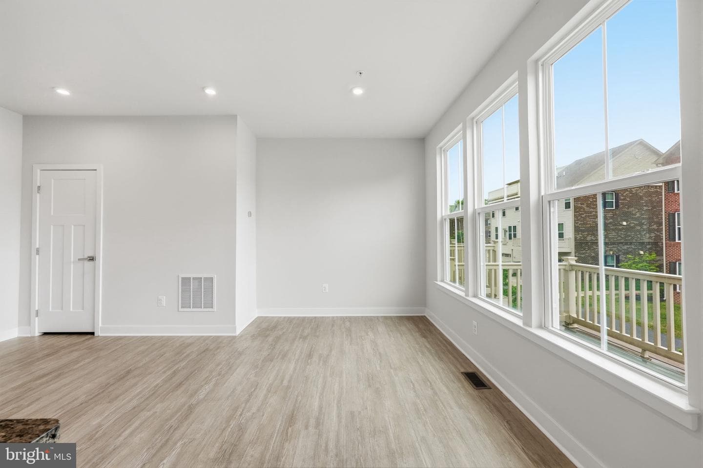10929 Cavendish Aly Alley photo 9