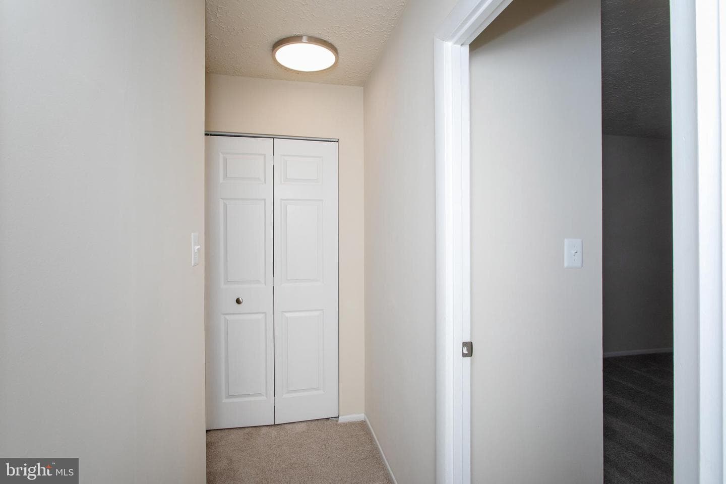 1010 Victoria Place photo 28