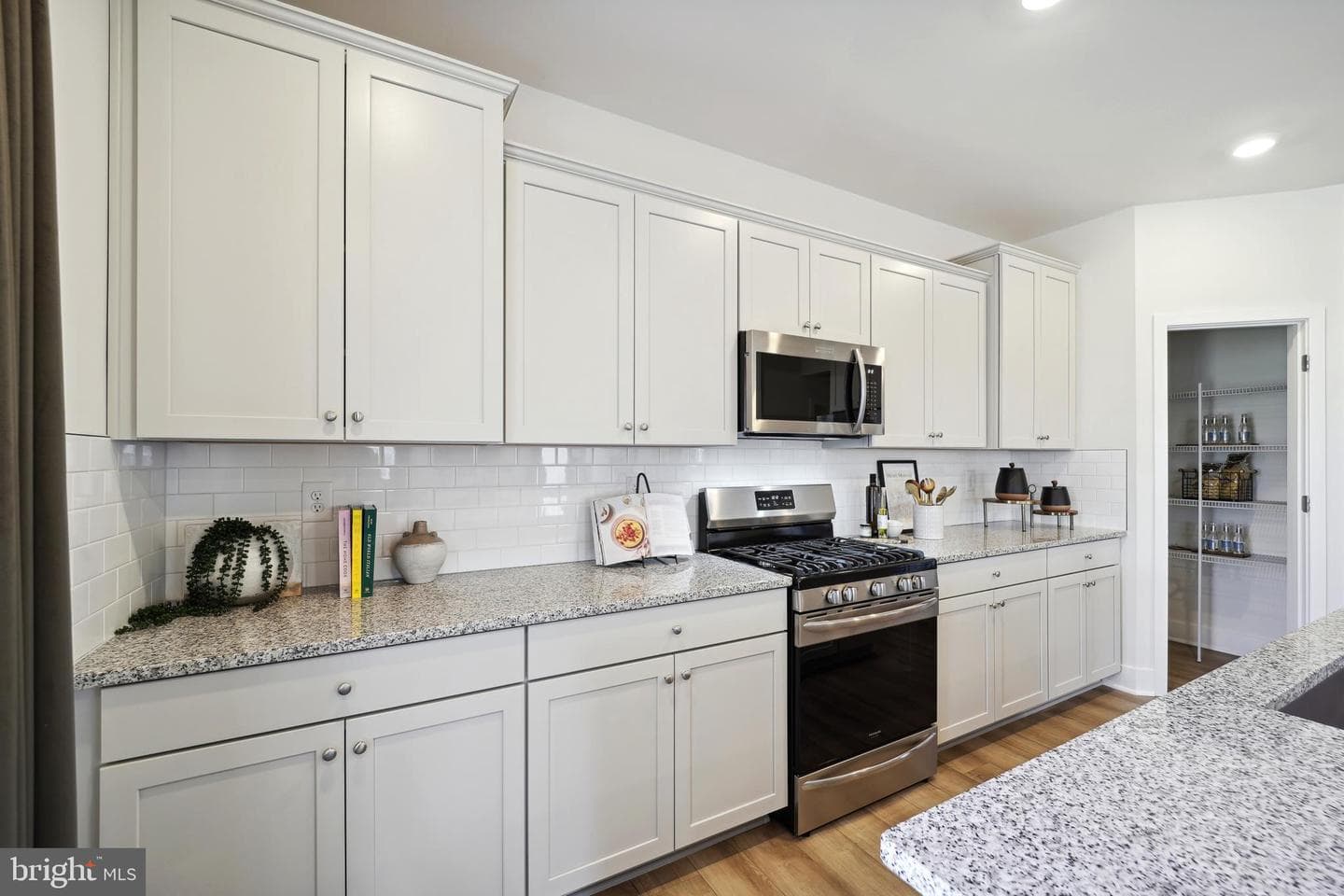 5442 Newport Circle photo 3
