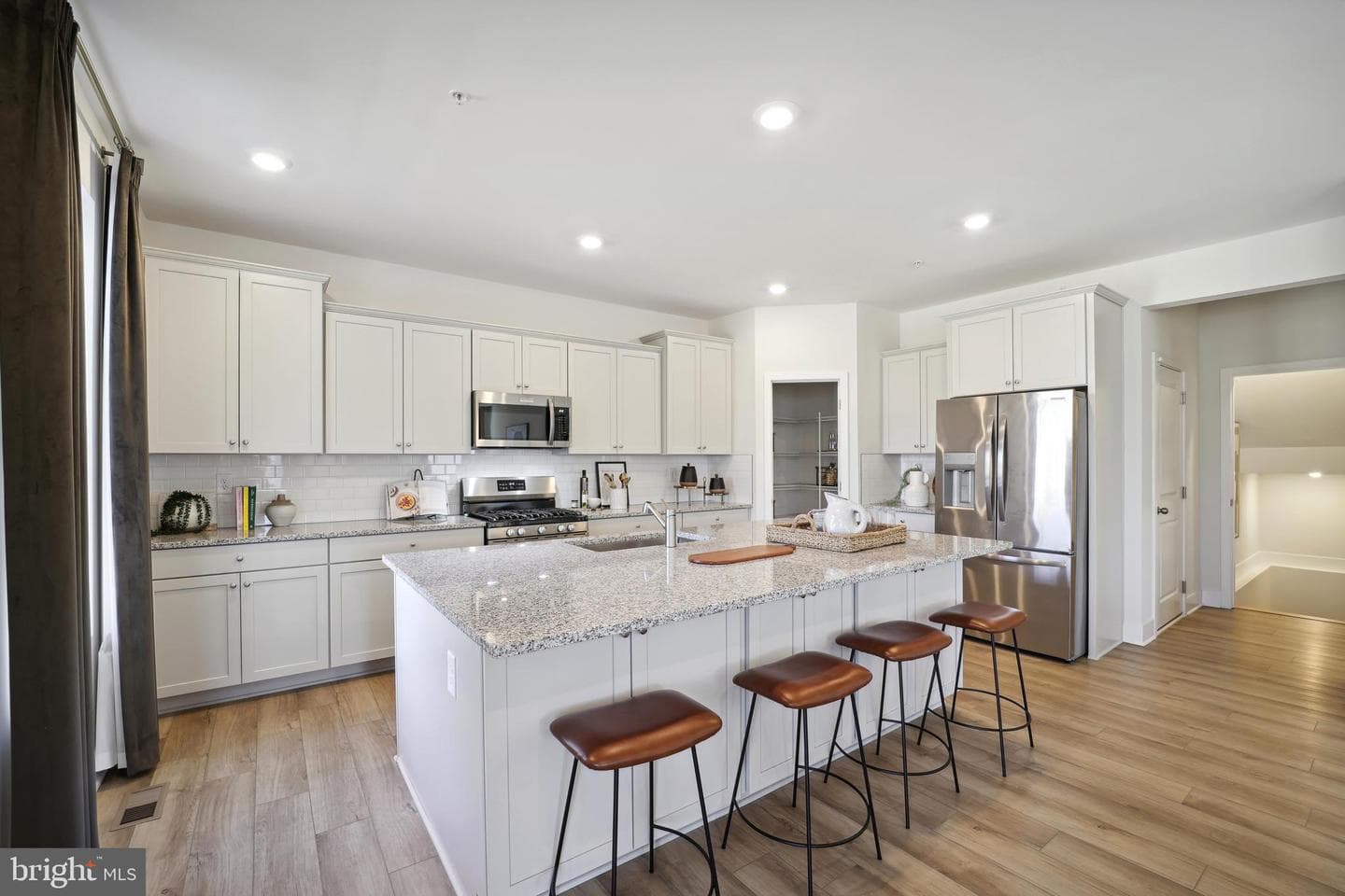 5442 Newport Circle photo 7