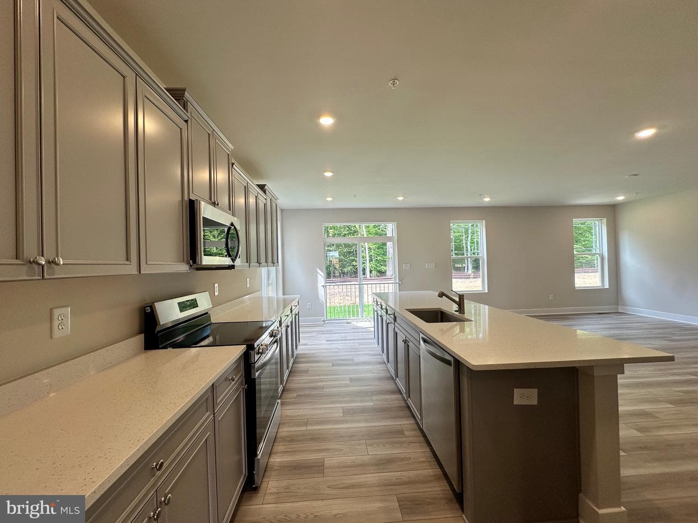 5404 Newport Circle photo 10