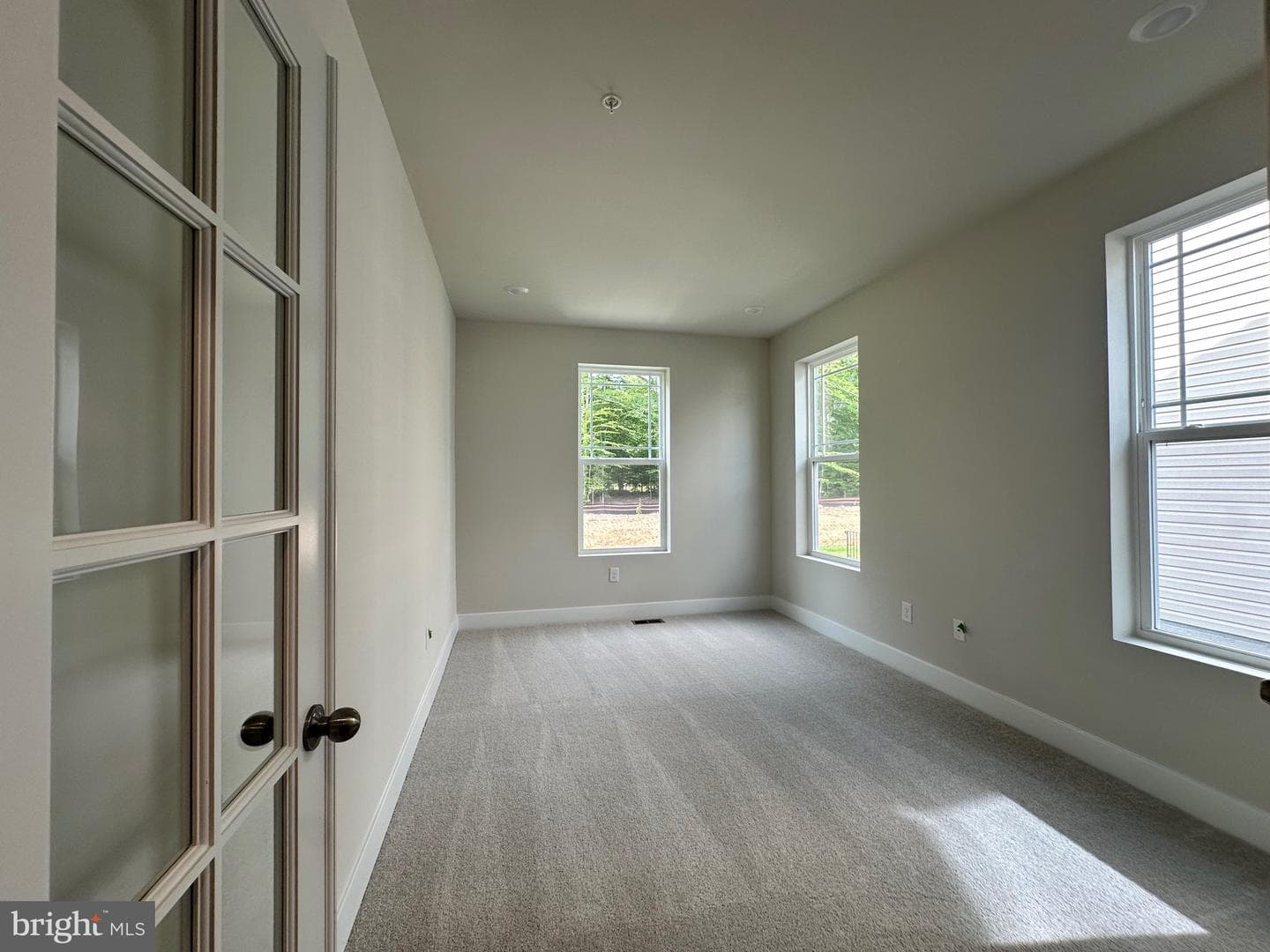 5404 Newport Circle photo 20