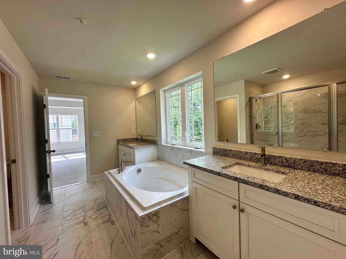 5404 Newport Circle photo 31
