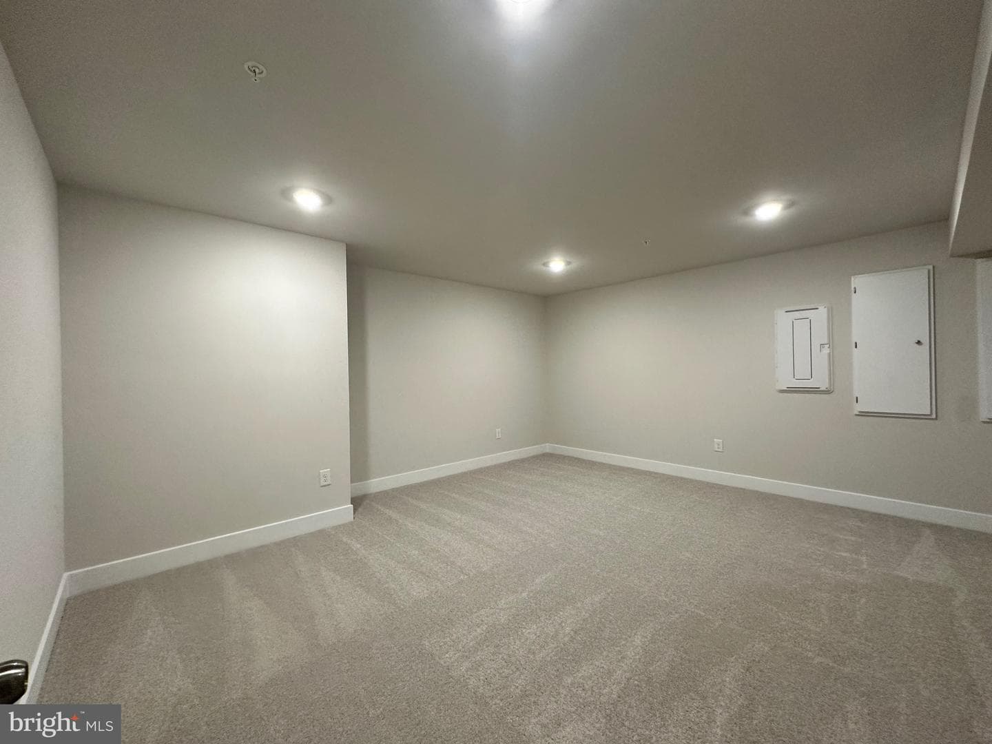 5404 Newport Circle photo 52