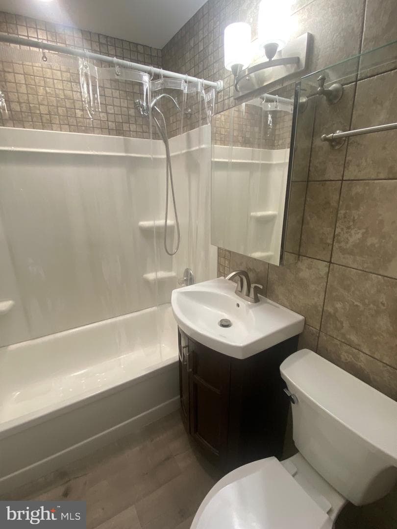 82 Circle Avenue photo 23