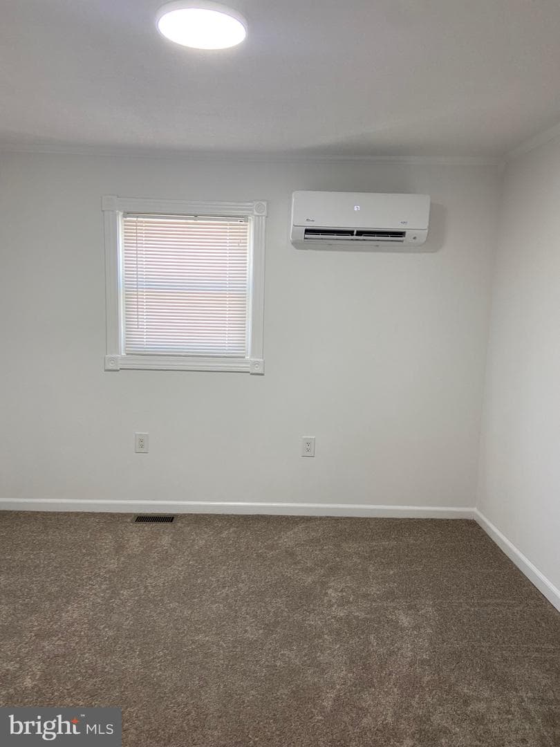 82 Circle Avenue photo 9