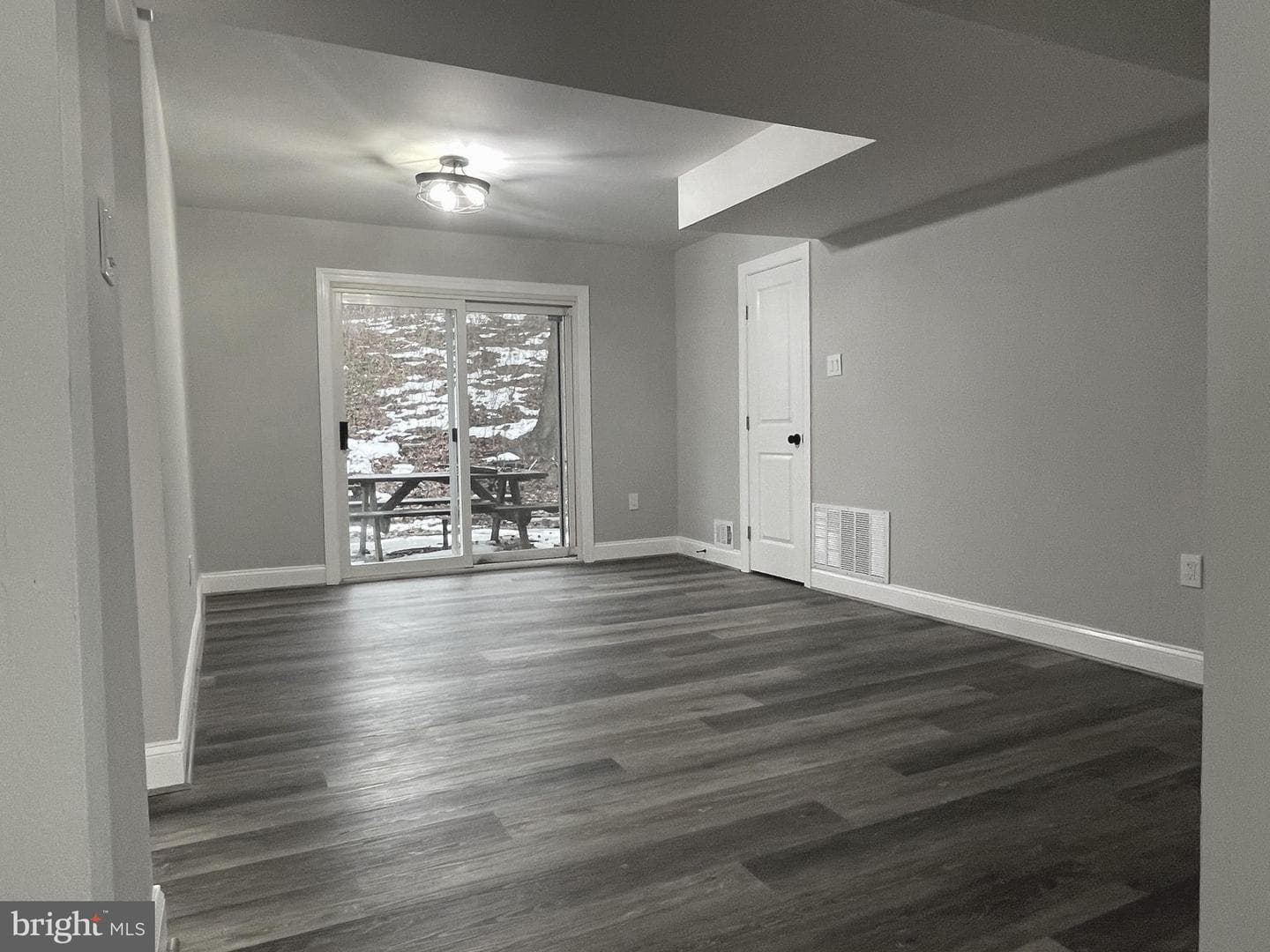 2106 Boxwood Circle photo 10