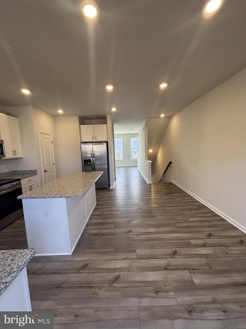 5582 Ludlow Place photo 2