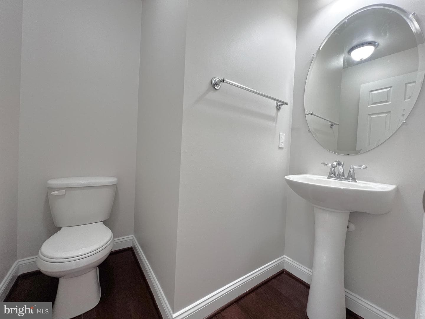 6870 Desales Place photo 15