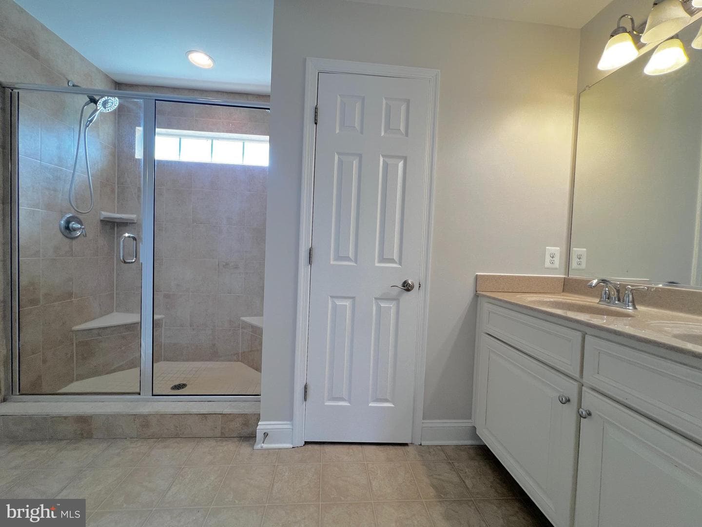 6870 Desales Place photo 16