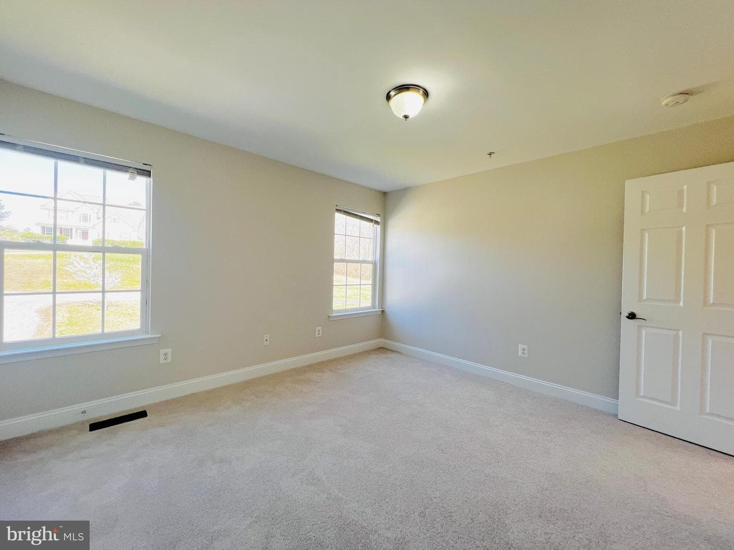 6870 Desales Place photo 27